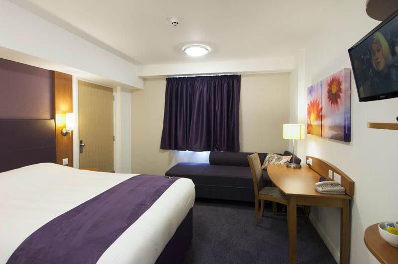 Premier Inn Челмсфорд Экстерьер фото