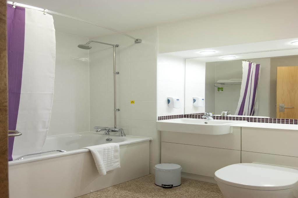 Premier Inn Челмсфорд Экстерьер фото