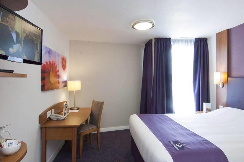 Premier Inn Челмсфорд Экстерьер фото