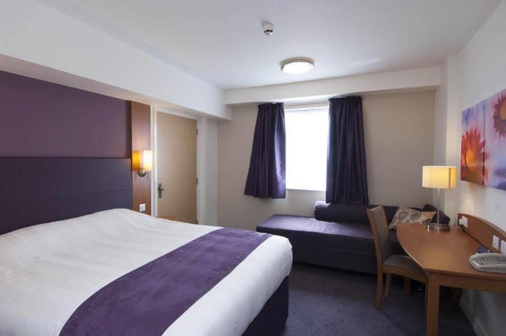 Premier Inn Челмсфорд Экстерьер фото