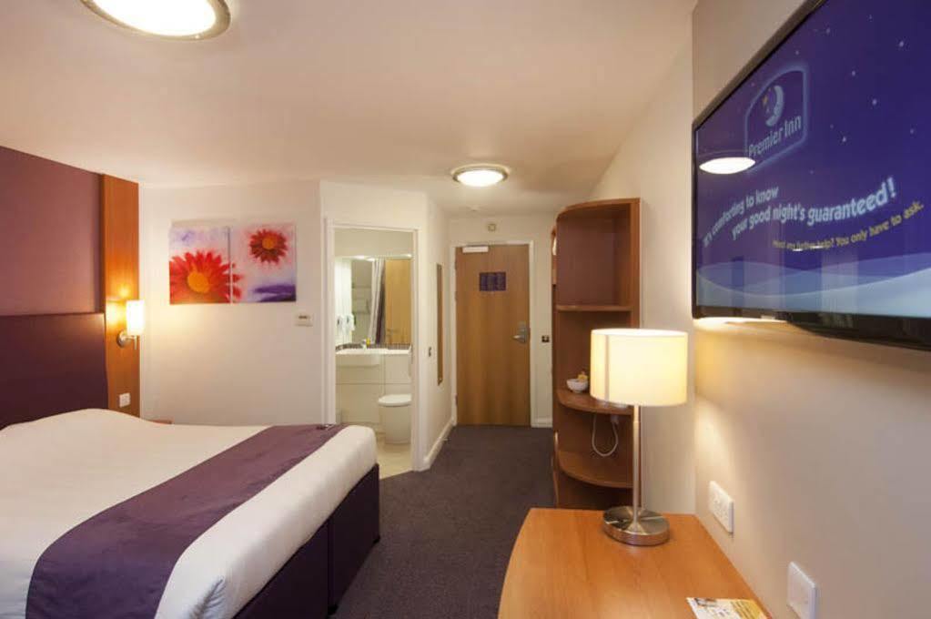 Premier Inn Челмсфорд Экстерьер фото